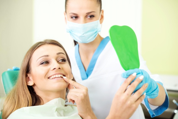 Teeth Whitening 101: Get a Picture-Perfect Wedding Season Smile