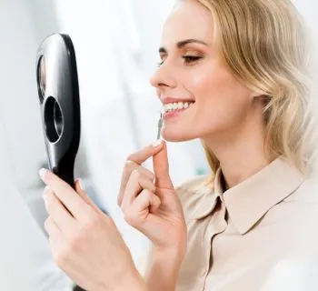 Do porcelain veneers ruin your teeth in Houston TX?